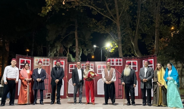 İnegöl Belediyesi Şehir Tiyatrosu Kestel'e konuk oldu