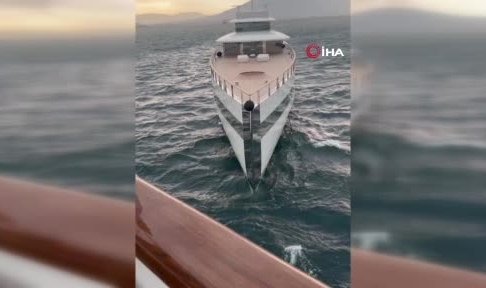 İtalya açıklarında iki süper yat çarpıştı