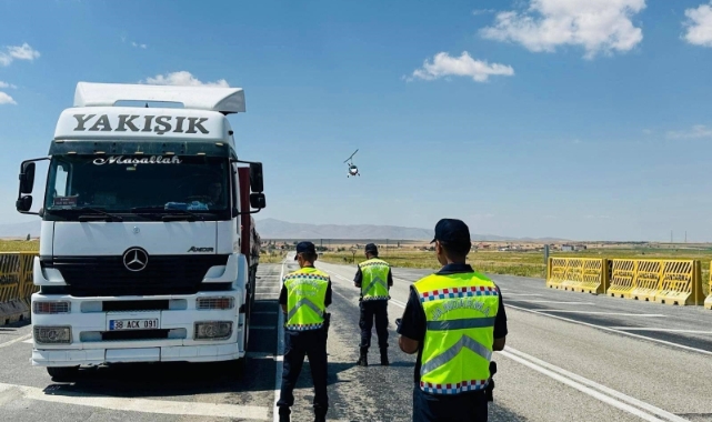 Jandarmaya Cayrokopter destekli trafik denetimi   