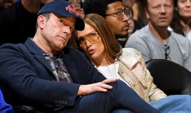 Jennifer Lopez de alyansını çıkardı!