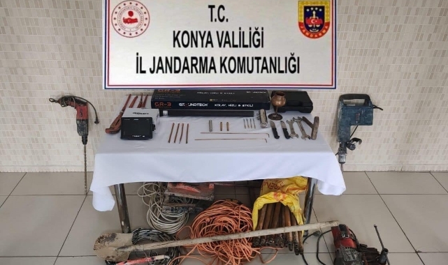 Kaçak kazı yaparken yakalandılar