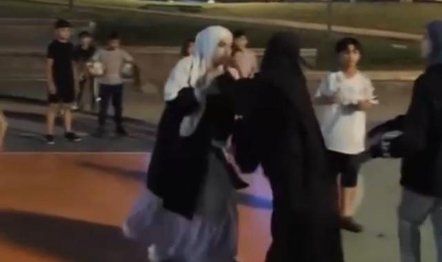 Kadınların tekme tokat kavgası!