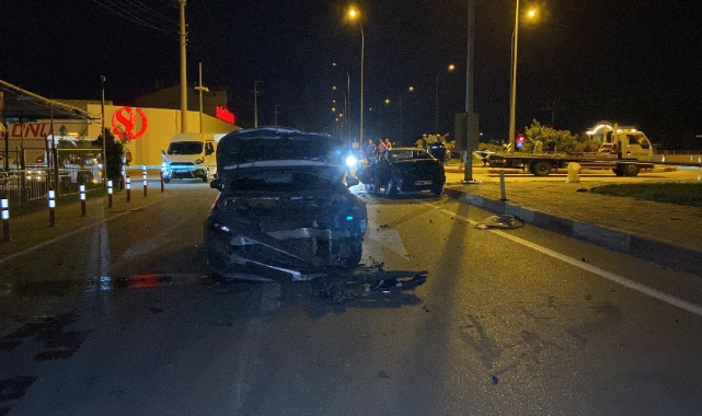 Karaman'da iki otomobil çarpıştı: 1 ölü, 5 yaralı