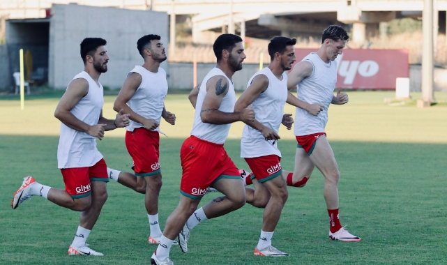 Karşıyaka, transfer çalışmalarına devam ediyor!