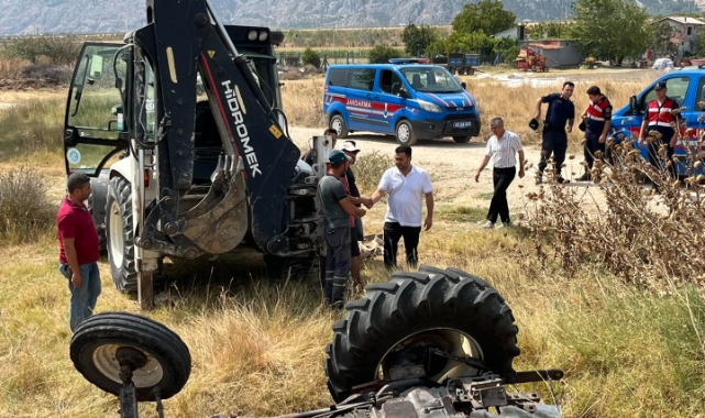 Kırkağaç'ta traktör şarampole devrildi: 1 ölü