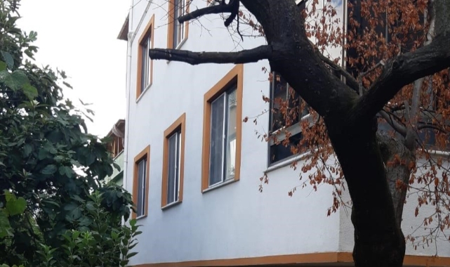 Kocaeli'de 15 yaşındaki kız 3. kattan düştü