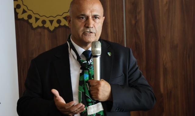 Kocaelispor'un maçını 14 bin biletli seyirci izledi