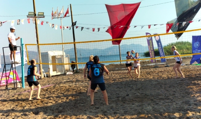 Köyceğiz’de 3. Zafer Kupası Plaj Voleybolu Turnuvası sürüyor