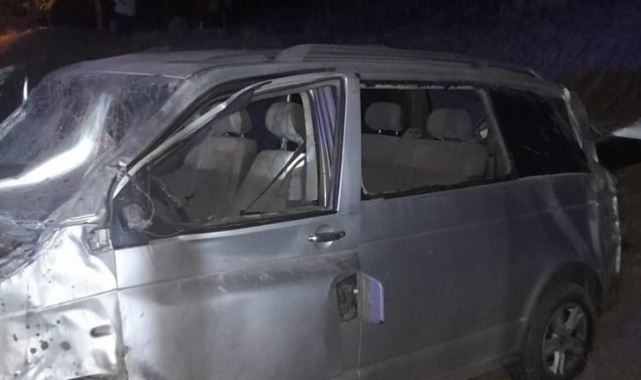 Kütahya'da kamyonet ile otomobil çarpıştı