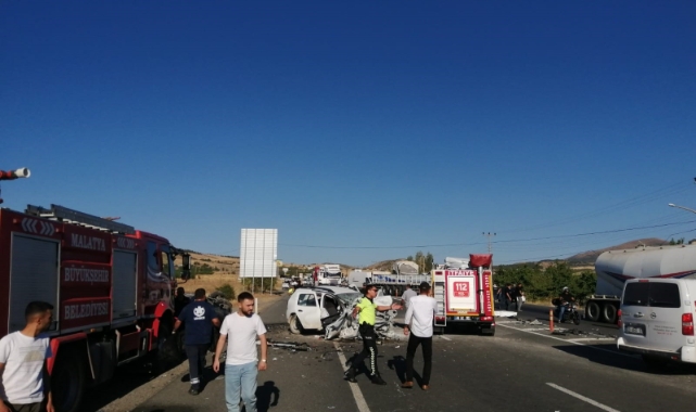 Malatya'da feci kaza: 2 ölü 4 yaralı