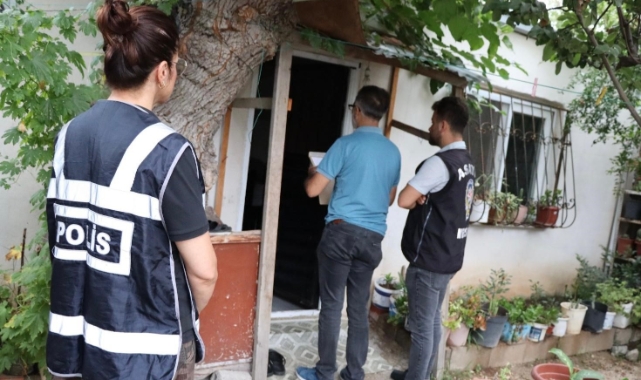 Mersin'de eş zamanlı operasyon