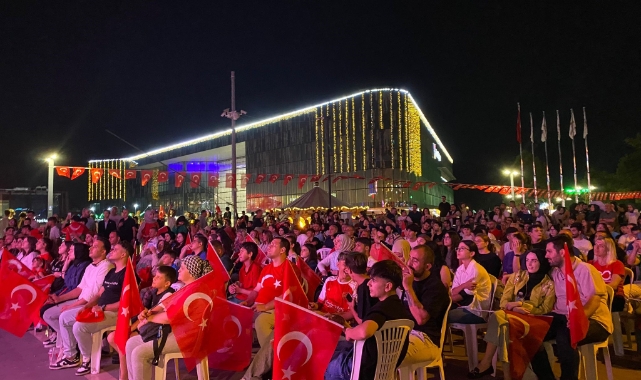 Milli coşku Bursa sokaklarına taştı!