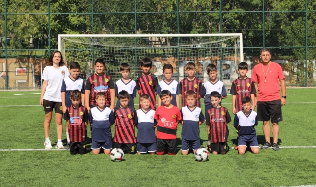 Minik futbolcularının Eskişehirspor heyecanı