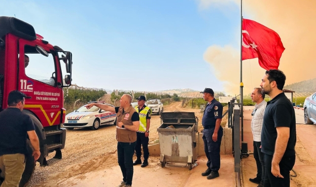 Mücahit Arınç yangın çalışmalarını yerinde takip etti