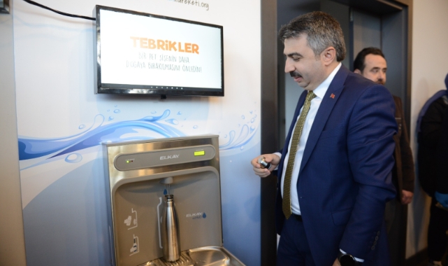 Mümine Şeref uyumayan kütüphanesi öncülük etmeye devam ediyor