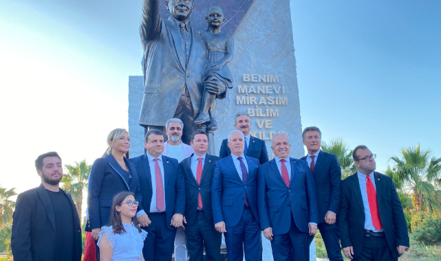 Osmangazi Belediyesi, Zafer Bayramı'nda Atatürk Anıtı'nı Törenle Açtı