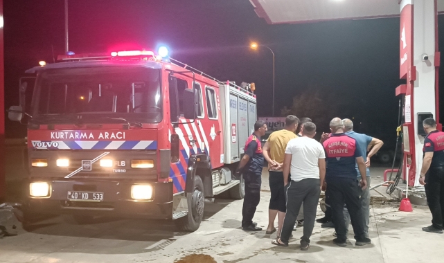 Otomobil benzin istasyonuna daldı