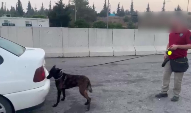 Otomobildeki bavuldan kilolarca uyuşturucu madde çıktı!