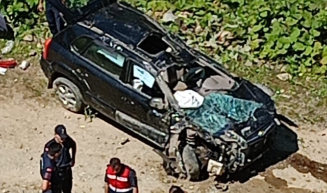 Rize'de araç uçuruma yuvarlandı: 2 ölü, 3 yaralı
