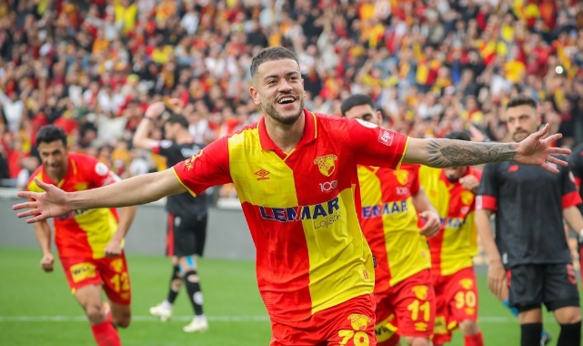 Romulo Cardoso taraftarlardan tam not aldı