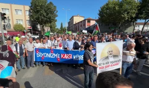 Sakarya’da binler Gazze ve İsmail Haniye için yürüdü