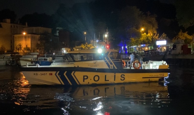 Sarıyer’de 4 kişinin içinde olduğu tekne battı