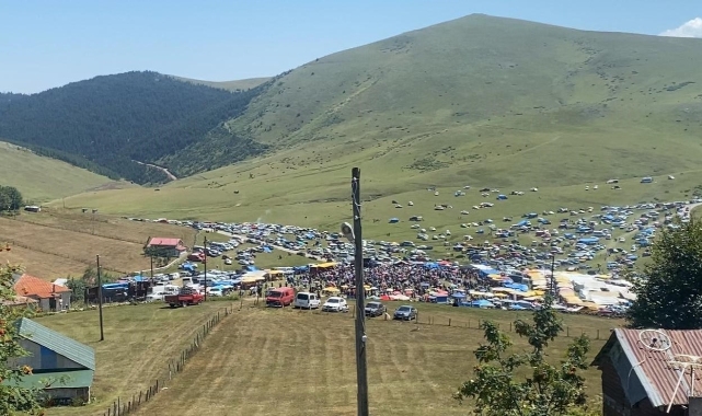 Şenlikten geriye çöpleri kaldı
