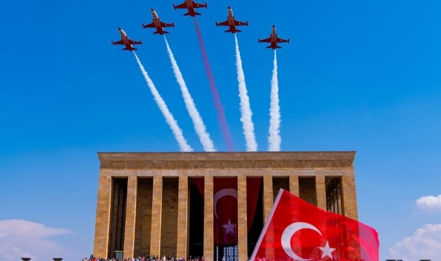 SOLOTÜRK ve Türk Yıldızları'ndan 30 Ağustos'ta nefes kesen gösteri
