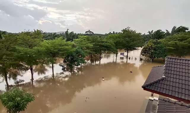 Tayland'da sel felaketi: 5 ölü   