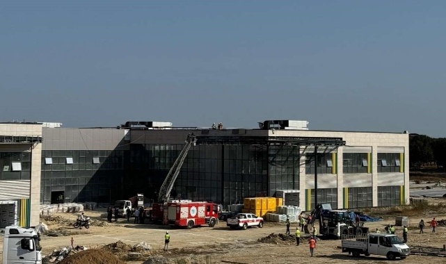 Tekirdağ'da inşattı süren hastanede korkutan yangın