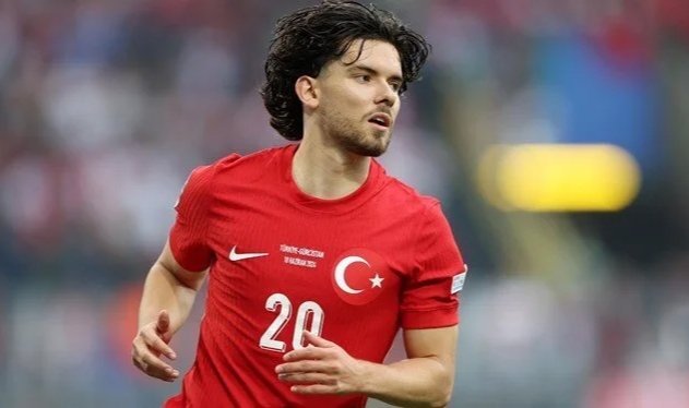 TFF'den Brighton'a transfer olan Ferdi Kadıoğlu'na tebrik