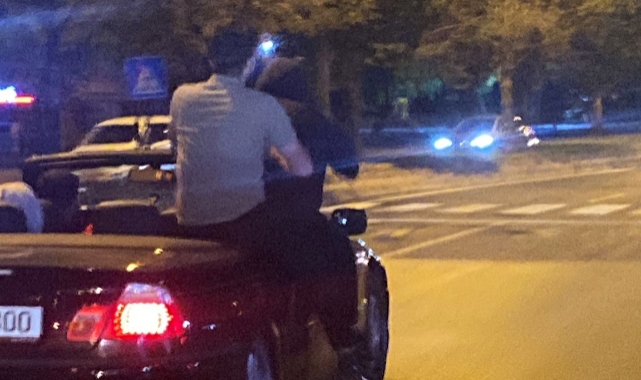 Trafikte yaptıkları hareket "Pes" dedirtti!