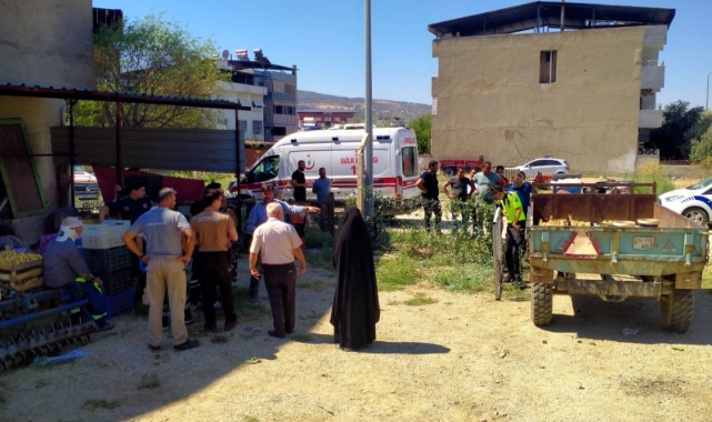 Traktör römorkundan düşüp yaralandı