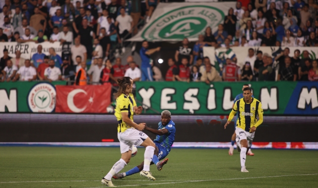 Trendyol Süper Lig: Çaykur Rizespor: 0 - Fenerbahçe: 1 (İlk yarı)