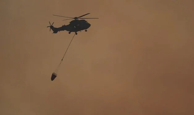 TSK'ya ait 16 helikopter, yangın söndürme çalışmalarına destek sağlıyor