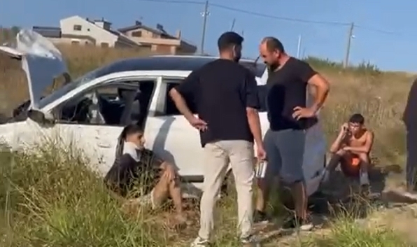 Yalova’da ticari taksi ile otomobil çarpıştı!