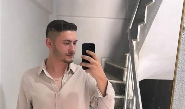 Yol tabelasına  çarpan genç hayatını kaybetti