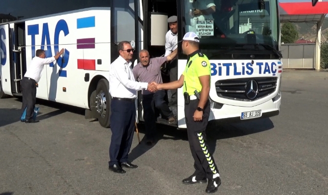 Yolcu olarak bindiler! Şoförlere ceza yazdılar