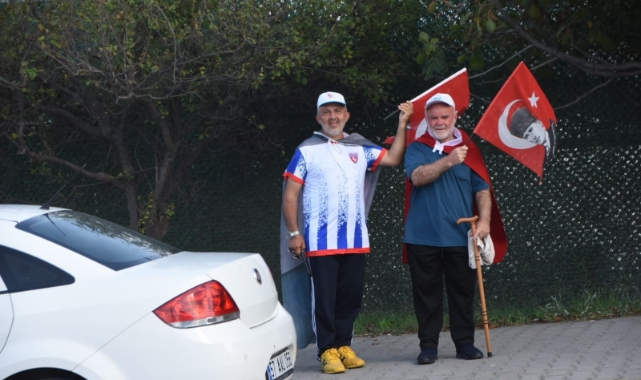90 kilometre yürüyerek yol sorunlarına çözüm aradılar