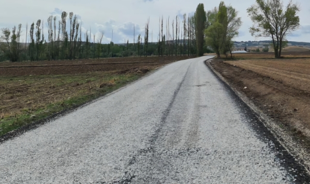 Alaca'nın köy yolları konforlu hale geliyor