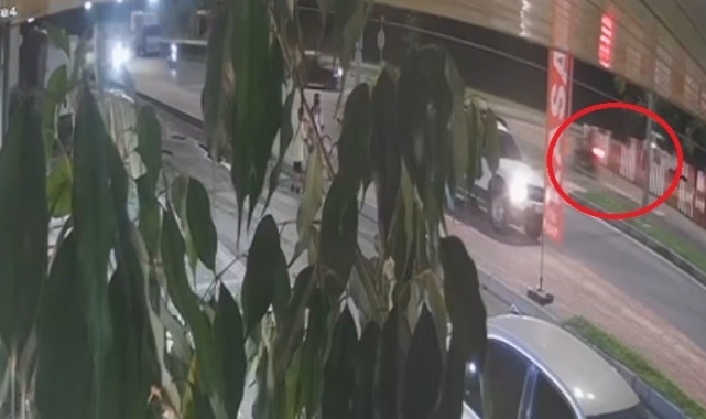 Antalya'da iş yerine tamir için bırakılan motosikleti kaçırdı, kaza yaptı
