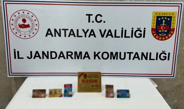 Antalya'da sahte basın kimliğiyle gezen şahıs yakalandı