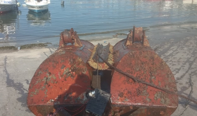 Arnavutköy sahilinde panik! Denizde içinde patlayıcı madde bulundu