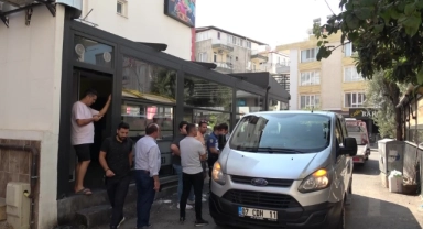 Aşçı olarak çalıştığı mutfakta kanlar içerisinde ölü bulundu