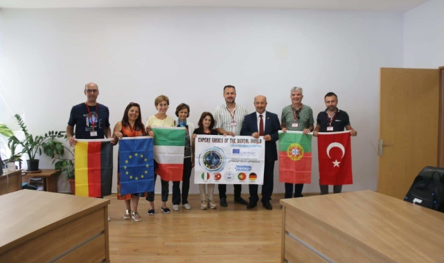 Avrupa'dan 10 öğretmen Kütahya’ya konuk oldu