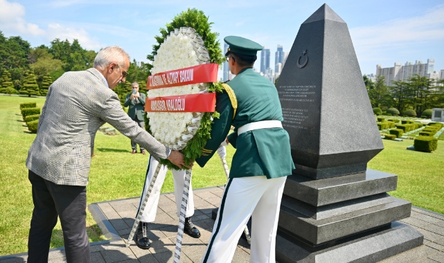 Bakan Uraloğlu, Busan'da Kore Şehitlerini ziyaret etti