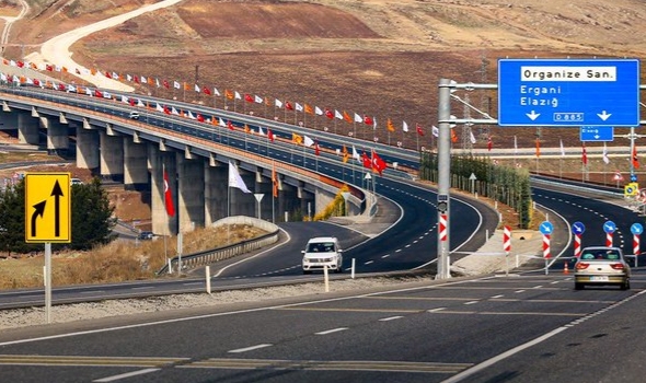 Bakan Uraloğlu'ndan Devegeçidi Köprüsü paylaşımı