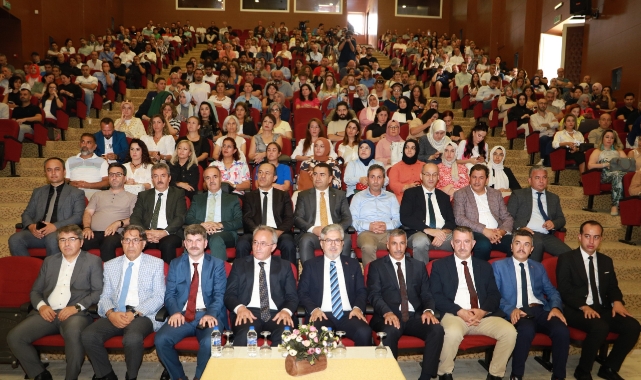 Bakan Yardımcısı Yelkenci Bursa'da formatör öğretmenlerle buluştu