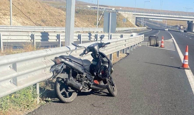 Bariyerlere çarpan motosikletin sürücüsü yaralandı