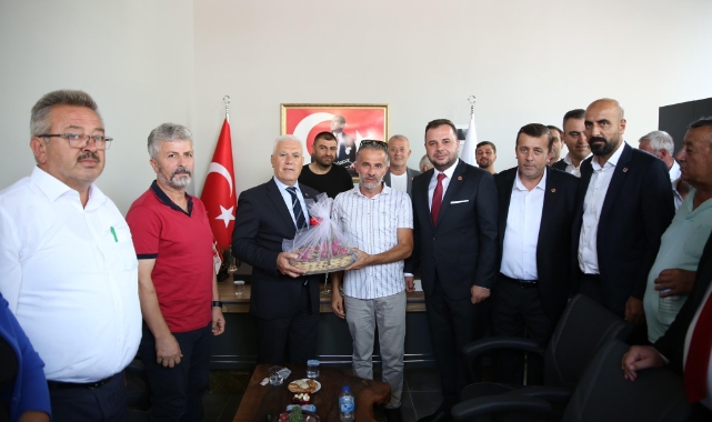 Başkan Bozbey Kestel'de muhtarlarla bir arada